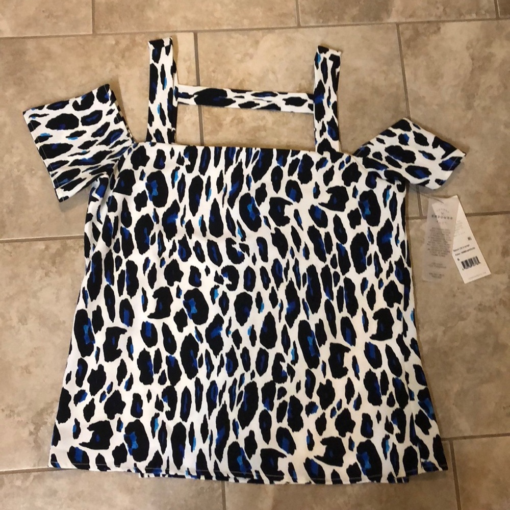 Cooper & Ella cold shoulder top small